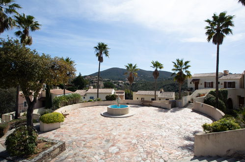 Photo 31 - Maison de 3 chambres à La Londe-les-Maures avec piscine et vues à la mer