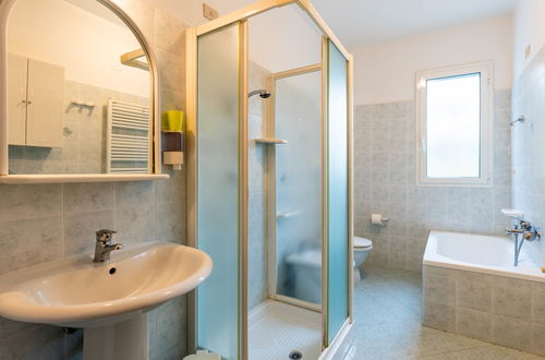 Photo 20 - 2 bedroom Apartment in Diano Castello with swimming pool and garden