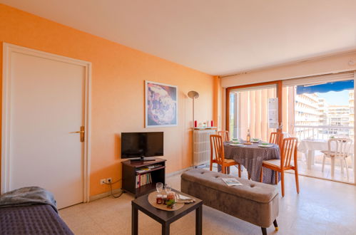 Foto 6 - Appartamento con 1 camera da letto a Fréjus con terrazza