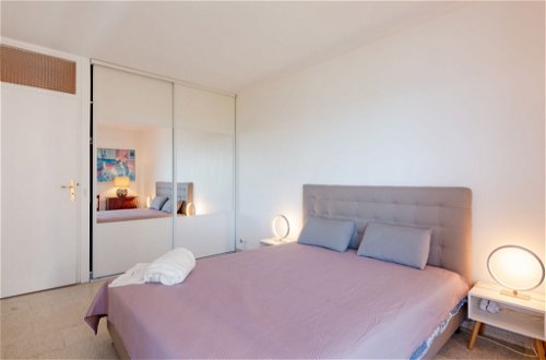 Foto 13 - Appartamento con 1 camera da letto a Fréjus con terrazza