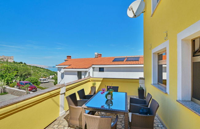 Apartamento de 2 quartos em Senj com piscina e terraço - Foto 16