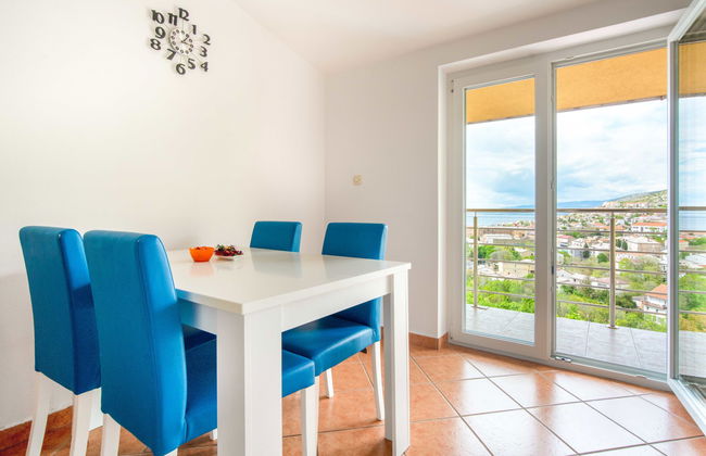 Apartamento de 2 quartos em Senj com piscina e terraço - Foto 2