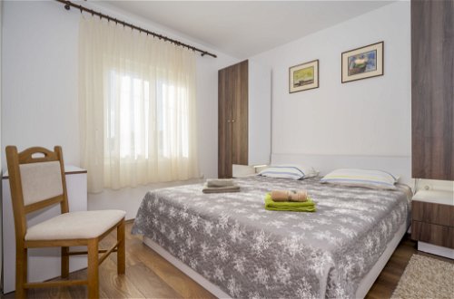 Foto 5 - Appartamento con 2 camere da letto a Labin con giardino e vista mare