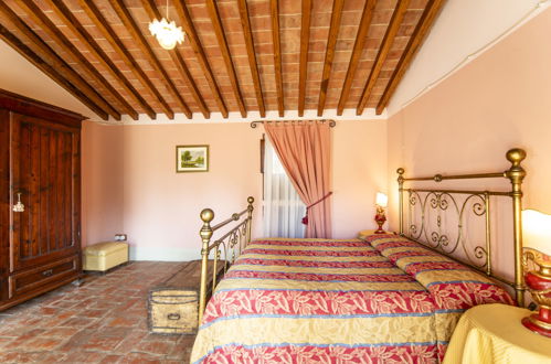 Photo 9 - 5 bedroom House in Lucignano with private pool and garden