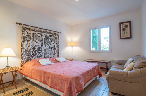 Photo 17 - 3 bedroom House in Roquebrune-sur-Argens with private pool and garden