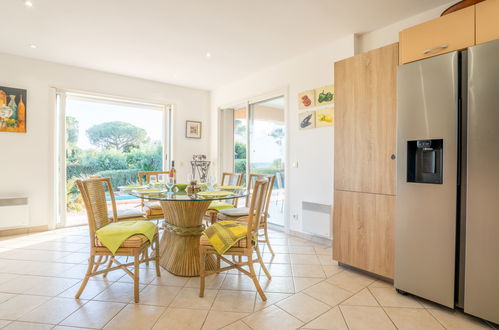 Photo 9 - Maison de 3 chambres à Roquebrune-sur-Argens avec piscine privée et vues à la mer