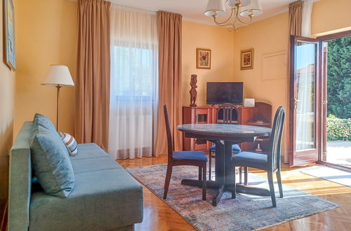 Foto 2 - Apartamento de 1 quarto em Zadar com jardim e terraço