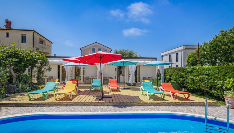 Photo 1 - 1 bedroom Apartment in Umag with swimming pool and garden