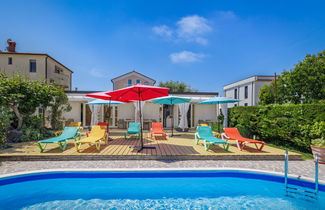Photo 1 - 1 bedroom Apartment in Umag with swimming pool and garden