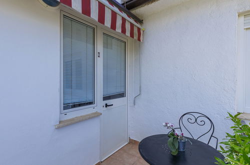 Photo 28 - 1 bedroom Apartment in Umag with swimming pool and garden
