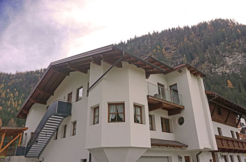 Photo 12 - Appartement en Sankt Leonhard im Pitztal avec jardin et vues sur la montagne