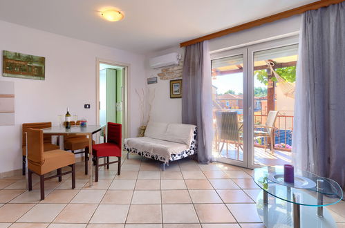 Photo 12 - 1 bedroom Apartment in Umag with swimming pool and sea view