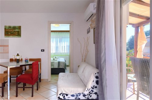 Photo 8 - 1 bedroom Apartment in Umag with swimming pool and sea view