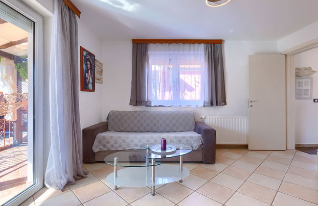 Apartamento de 2 quartos em Umag com piscina e jardim - Foto 9