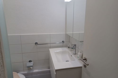 Foto 16 - Apartamento de 2 quartos em Orselina com jardim e vista para a montanha