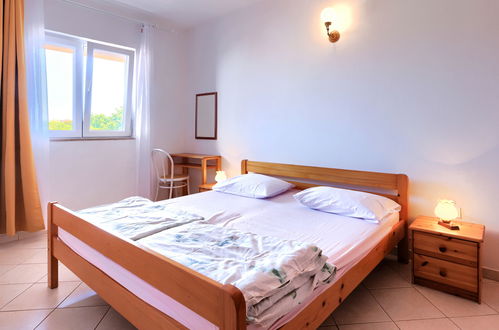 Foto 5 - Appartamento con 1 camera da letto a Rovinj con piscina e giardino