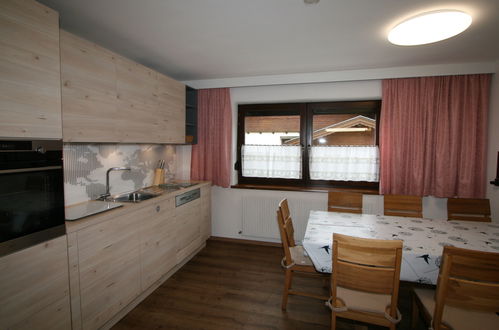 Photo 5 - 3 bedroom Apartment in Navis with garden and mountain view