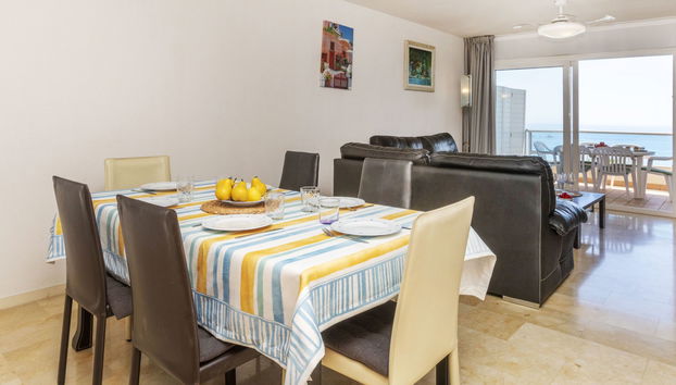 4 bedroom Apartment in Blanes with swimming pool - Photo 3