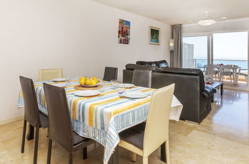 Foto 3 - Apartment mit 3 Schlafzimmern in Blanes mit schwimmbad