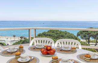 Foto 2 - Apartment mit 3 Schlafzimmern in Blanes mit schwimmbad