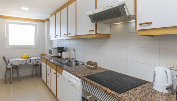 4 bedroom Apartment in Blanes with swimming pool - Photo 4