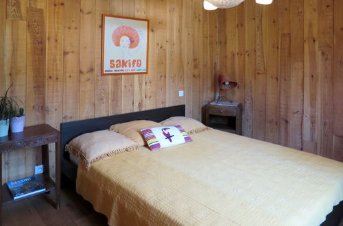 Photo 14 - 3 bedroom House in Le Porge with private pool and garden