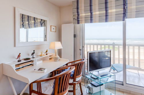 Photo 10 - 1 bedroom Apartment in Cabourg with sea view