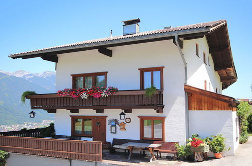 Foto 1 - Apartamento de 2 quartos em Pill com jardim e terraço