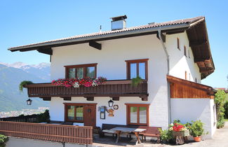Foto 1 - Apartamento de 2 quartos em Pill com jardim e terraço