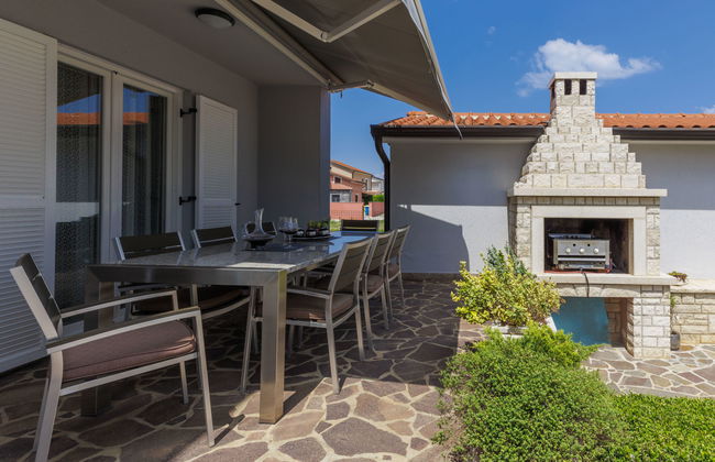 Apartamento de 2 quartos em Umag com jardim e terraço - Foto 11
