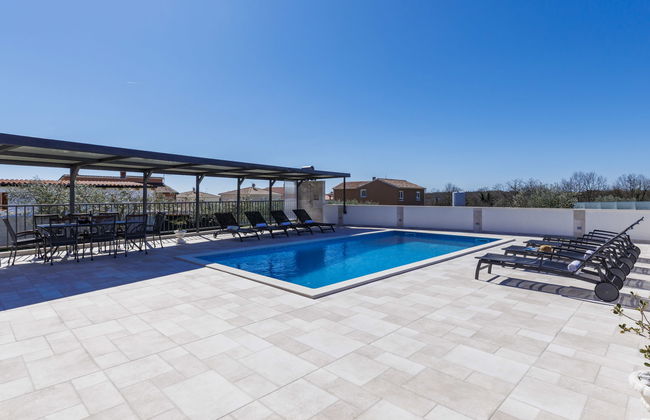 Apartamento de 2 quartos em Umag com jardim e terraço - Foto 30