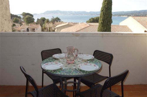 Photo 16 - Apartment in Saint-Cyr-sur-Mer with terrace and sea view