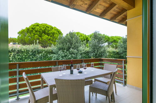 Photo 3 - Maison de 2 chambres à Lignano Sabbiadoro avec piscine et vues à la mer