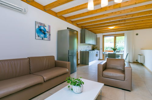 Photo 4 - 2 bedroom House in Lignano Sabbiadoro with swimming pool and garden