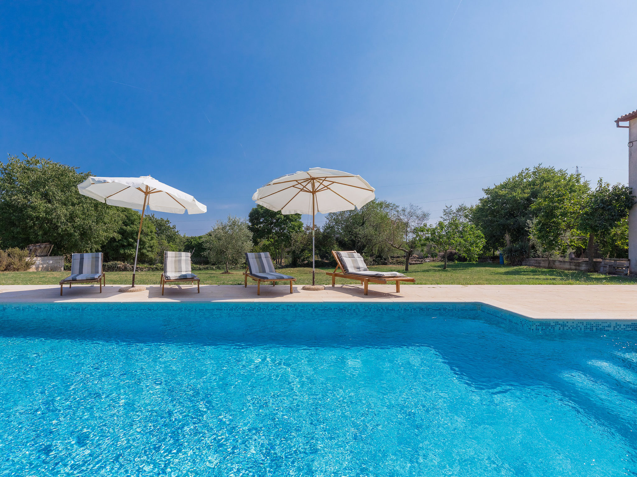 Photo 2 - Maison de 2 chambres à Marčana avec piscine privée et jardin