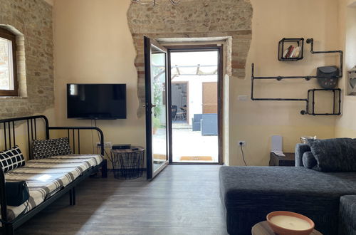 Photo 12 - 1 bedroom Apartment in Roseto degli Abruzzi with swimming pool and garden