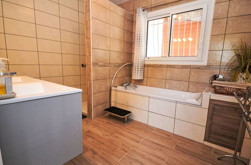 Foto 33 - Casa de 2 quartos em Morières-lès-Avignon com piscina privada e jardim