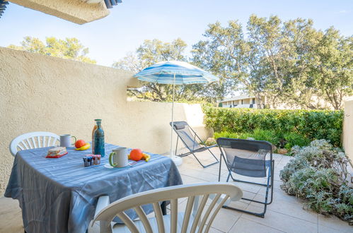 Photo 15 - Apartment in Fréjus with garden and terrace