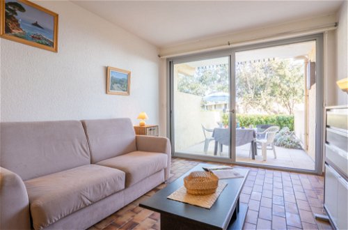 Photo 6 - Apartment in Fréjus with garden and sea view
