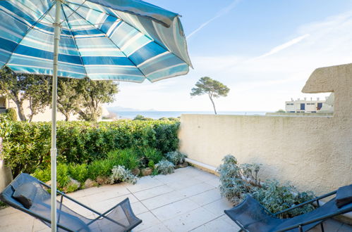 Foto 16 - Apartamento en Fréjus con jardín y vistas al mar