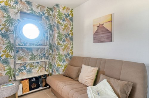 Foto 20 - Apartment mit 2 Schlafzimmern in Fréjus mit terrasse und blick aufs meer
