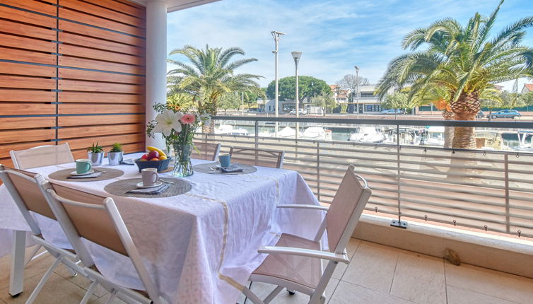 Foto 1 - Apartamento de 2 quartos em Fréjus com terraço e vistas do mar