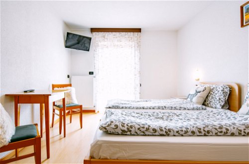 Foto 15 - Apartment mit 2 Schlafzimmern in San Giovanni di Fassa-Sèn Jan mit blick auf die berge