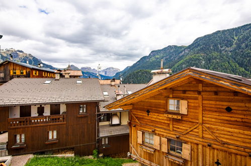 Foto 1 - Apartment mit 2 Schlafzimmern in San Giovanni di Fassa-Sèn Jan mit blick auf die berge