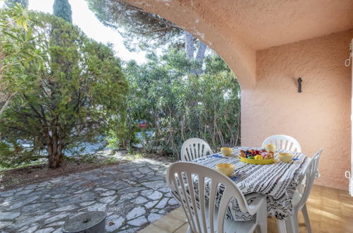 Photo 3 - Maison de 2 chambres à Cavalaire-sur-Mer avec piscine et terrasse