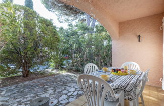 Foto 3 - Casa de 2 habitaciones en Cavalaire-sur-Mer con piscina y terraza