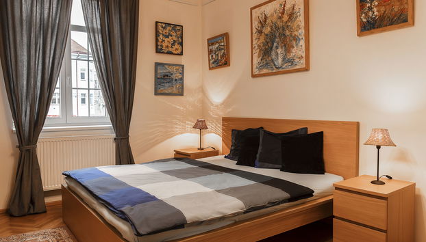 Apartamento de 2 quartos em Praga com jardim e banheira de hidromassagem - Foto 2