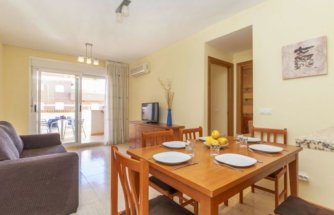 3 bedroom Apartment in Oropesa del Mar with swimming pool and garden - Photo 8