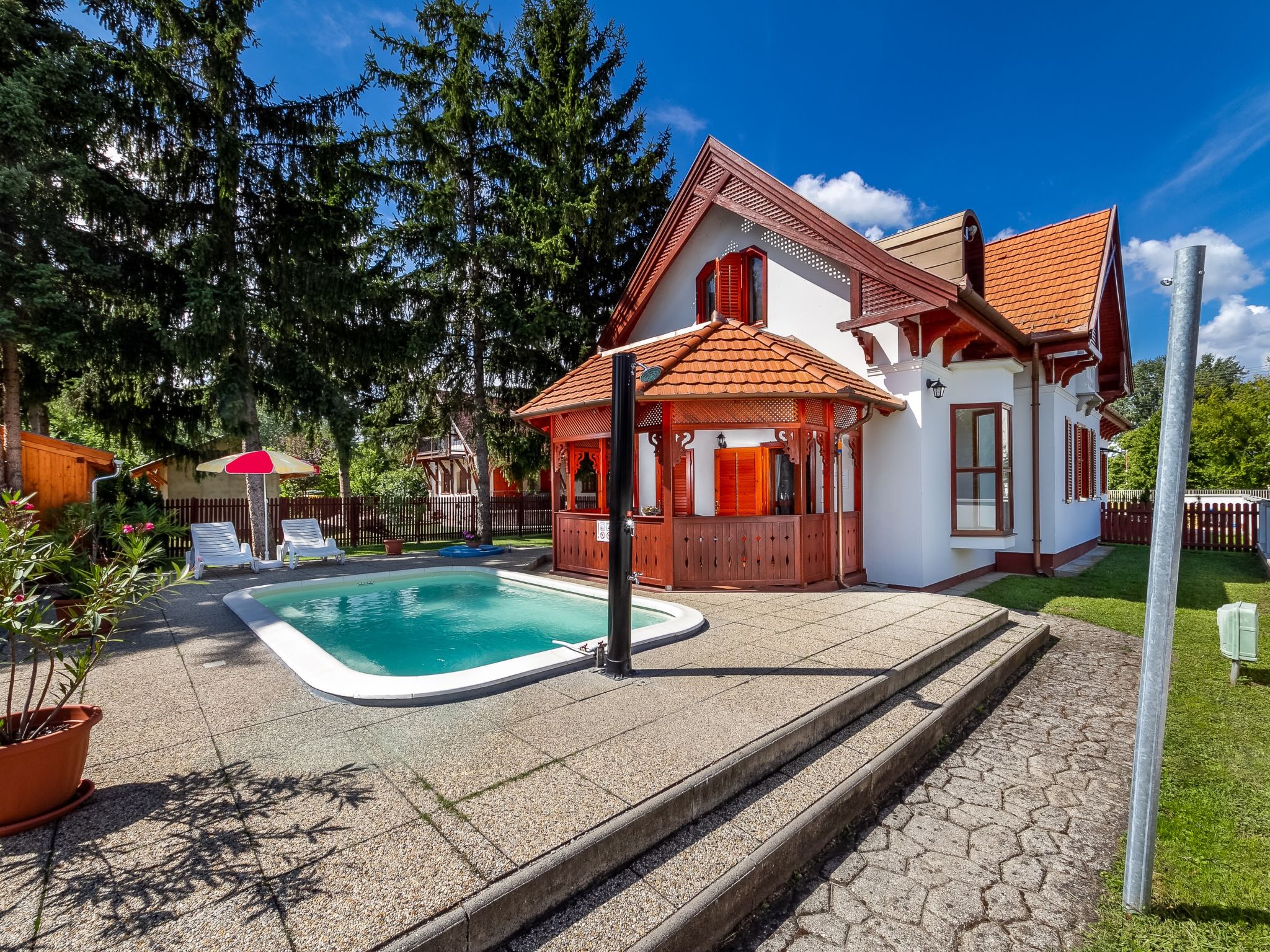 Foto 1 - Casa de 4 habitaciones en Balatonberény con piscina privada y jardín
