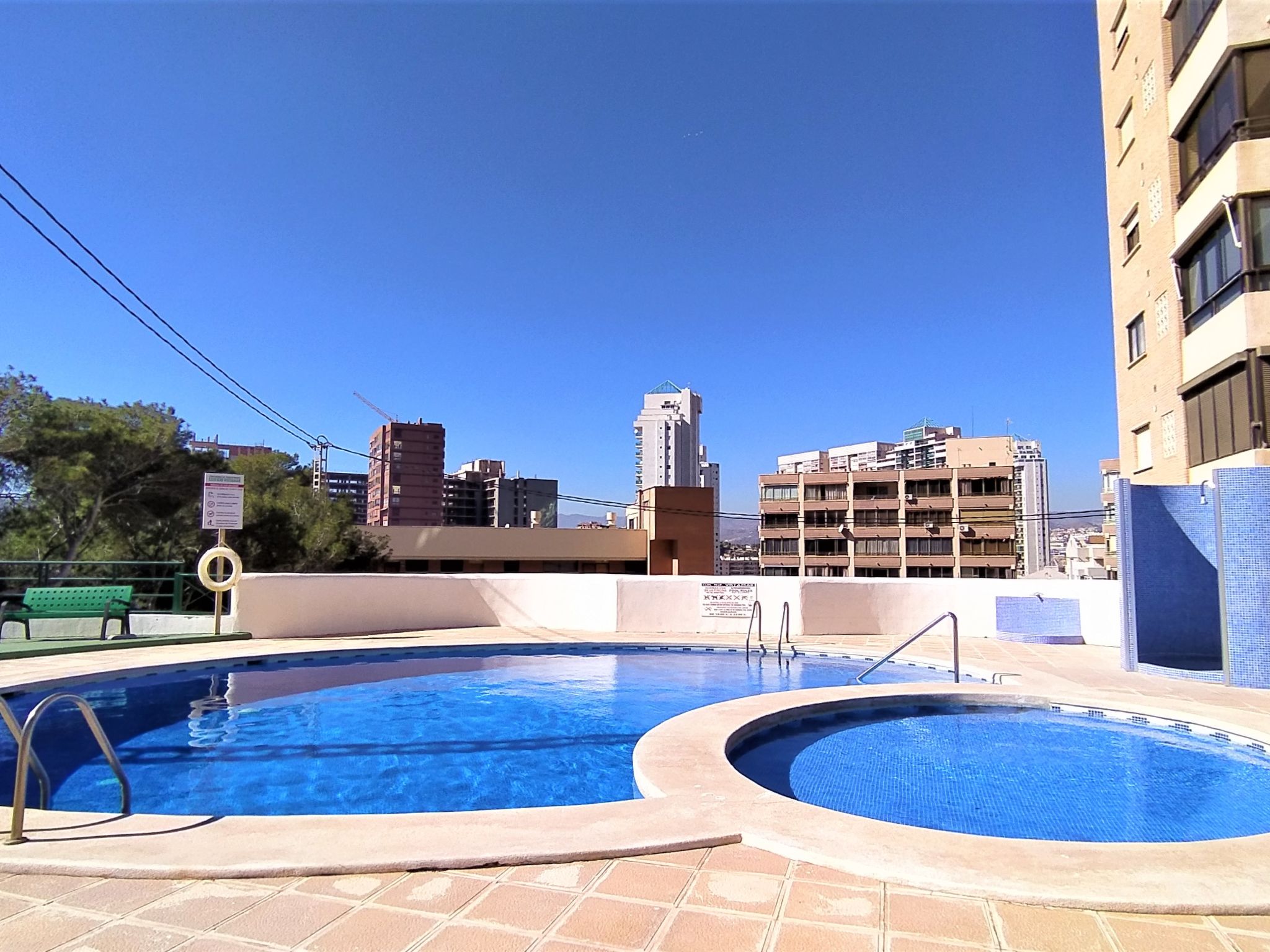 Foto 17 - Apartment mit 1 Schlafzimmer in Benidorm mit schwimmbad und blick aufs meer